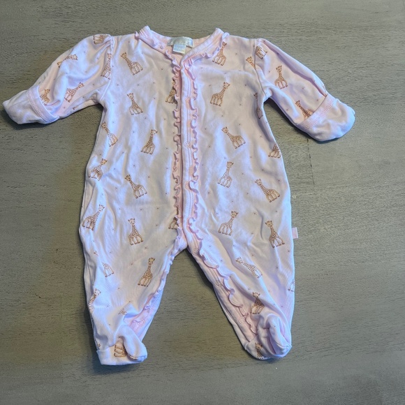 Kissy Kissy Footie Sleeper – Pink Sophie Giraffes – Size 0–3M - Picture 1 of 4